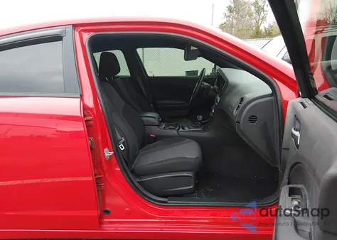 2016 Dodge Charger Sxt z USA, uszkodzony, nr VIN 2C3CDXHG1GH247498